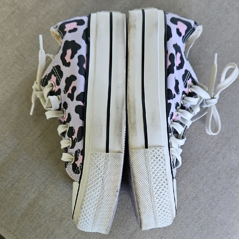 Converse Women's Stylish Leopard Animal Print Sneakers 6 - Picture 4 of 12